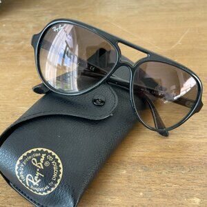 Ran Ban Cats 5000 Black with grey gradient lens